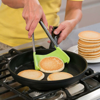 Scoop Flip Tongs